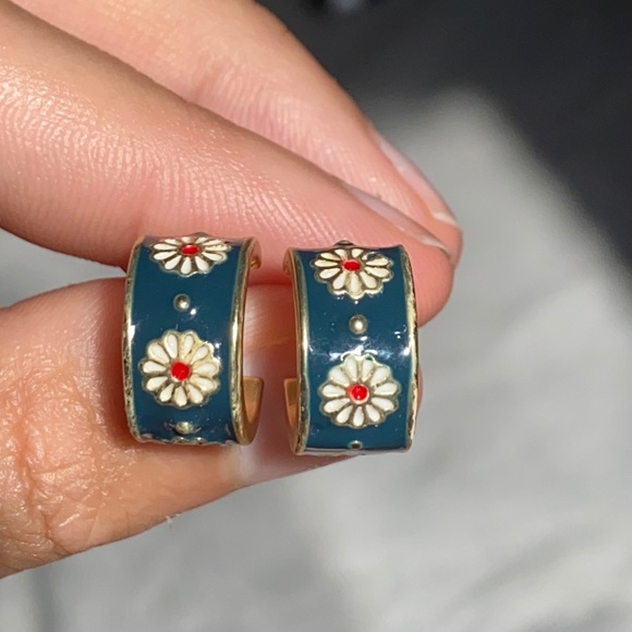 Jewelry - 💍Gold SS Plated Flower Enamel Earrings 💍